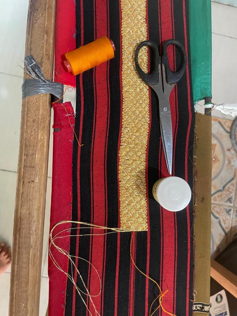 Krui workshop making tapis